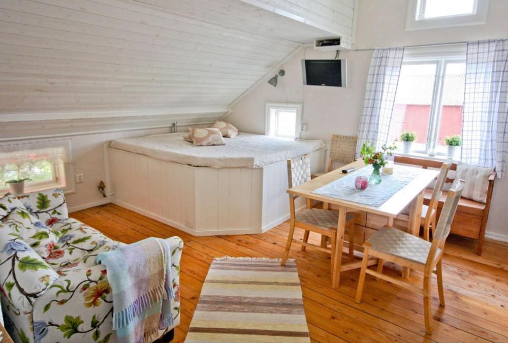 Broby Bed & Breakfast Nyköping Exterior foto